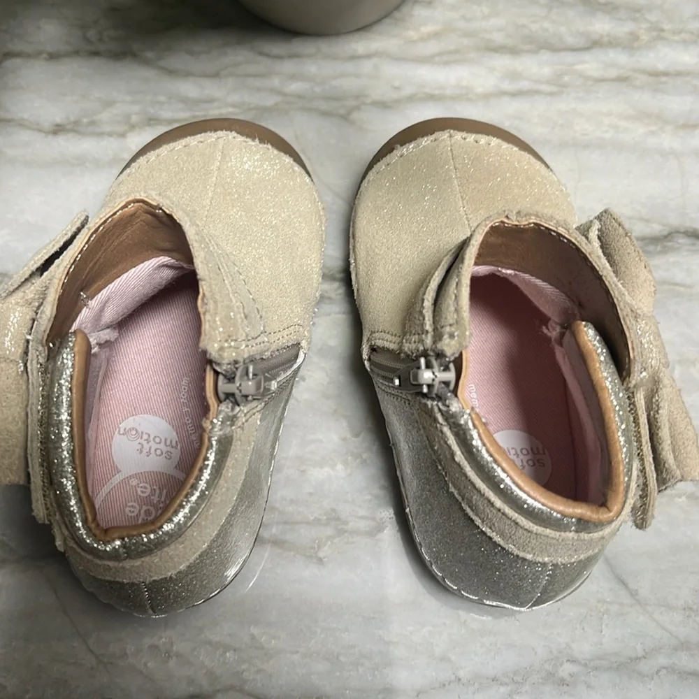 Stride Rite soft beige